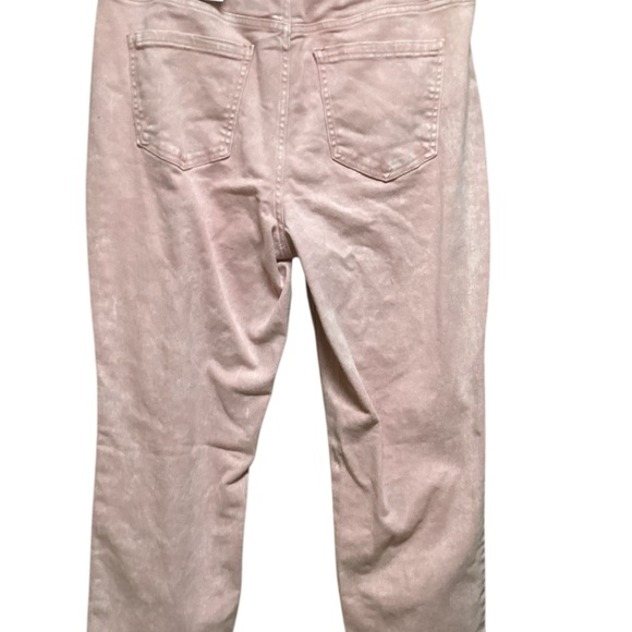 NWT TIME & TRU SIZE 14 WOMENS JEANS IN ACID WASH PINK WITH CUTOFF ANKLE.  GIFT - Picture 2 of 4